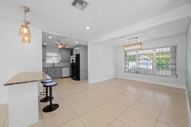 Photo - 27 SE 6th St