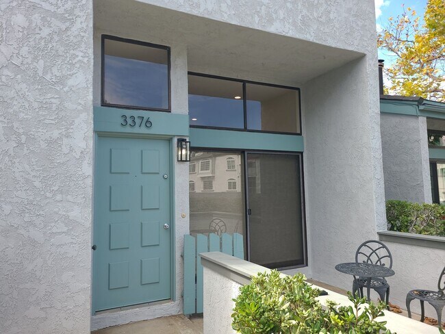 Photo - Spacious and remodeled 2 Bed 2.5 baths in ...