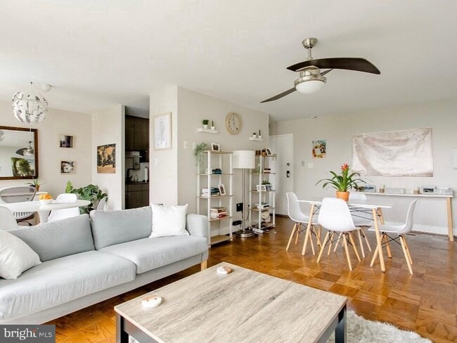 Building Photo - 3245 Rio Dr Unit 604