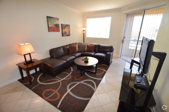 Building Photo - Meridian - 2 Bed | 2 Bath Furnished  Condo