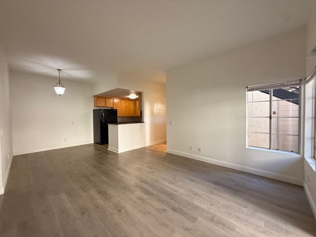 Photo - Spacious 3BR/2BA Condo with Balcony in Lem... Unit 113