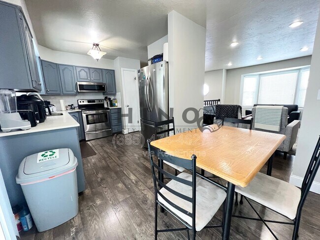Photo - 5658 S Vlg Cir