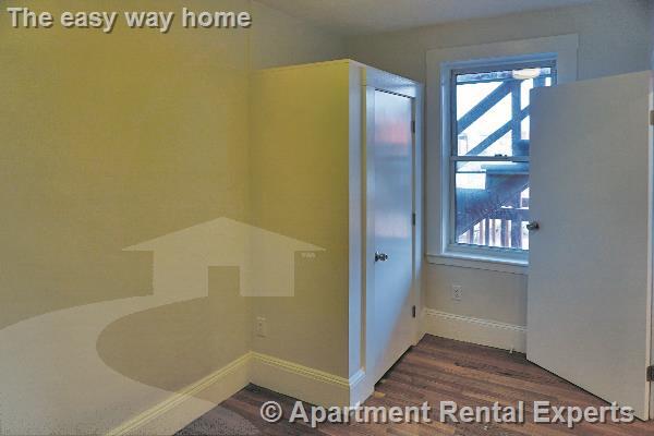 Photo - 27-29 Lambert St Unit #2R Unit #2R