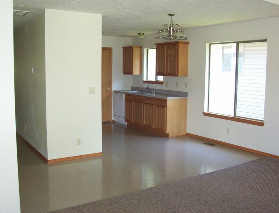 Photo - Three bedroom house in NW Springfield with...