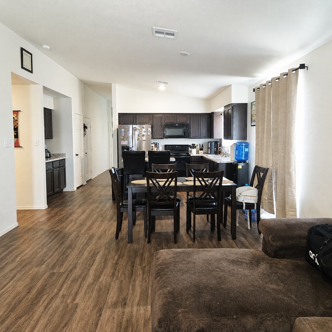 Photo - Almost Brand New Home for Rent!