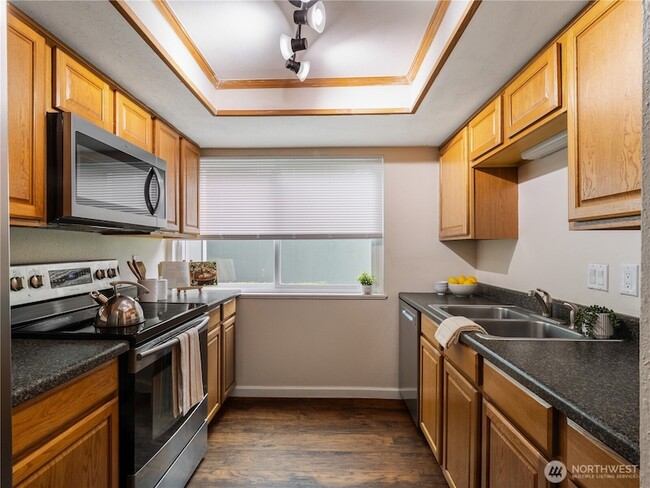 Photo - 7425 Ruby Dr SW
