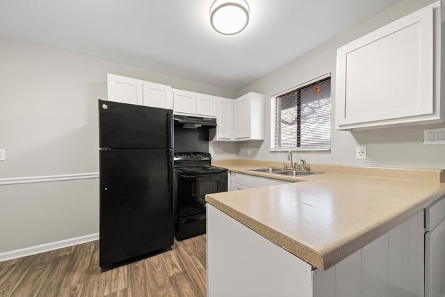 Photo - Mallard Creek Apartments