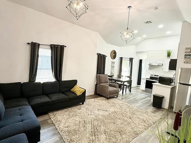Photo - 1808 NW 8th St
