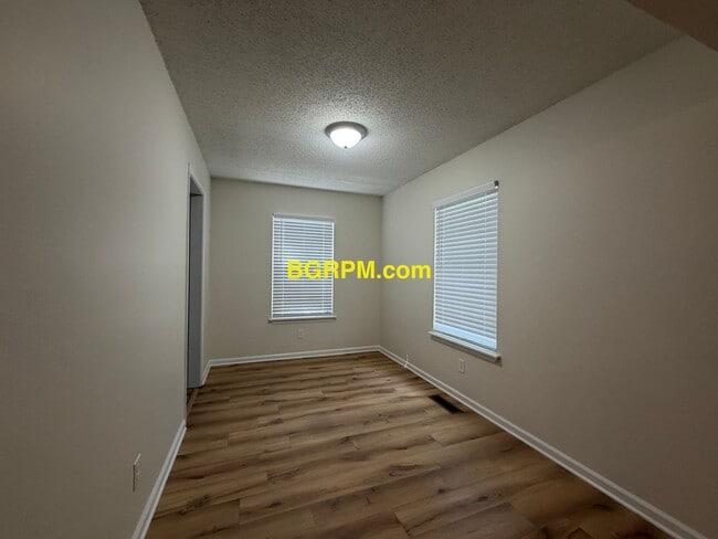 1325 Southeastern Ave
