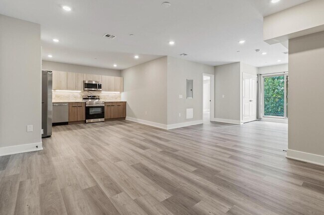 Building Photo - 520 N 37th St