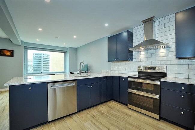 Photo - 320 Fort Duquesne Blvd Unit 12M