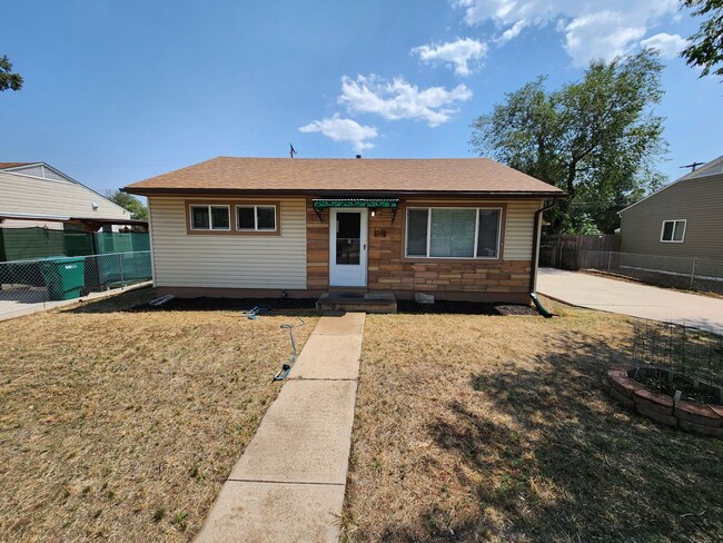 Building Photo - 1205 Aspen Ave