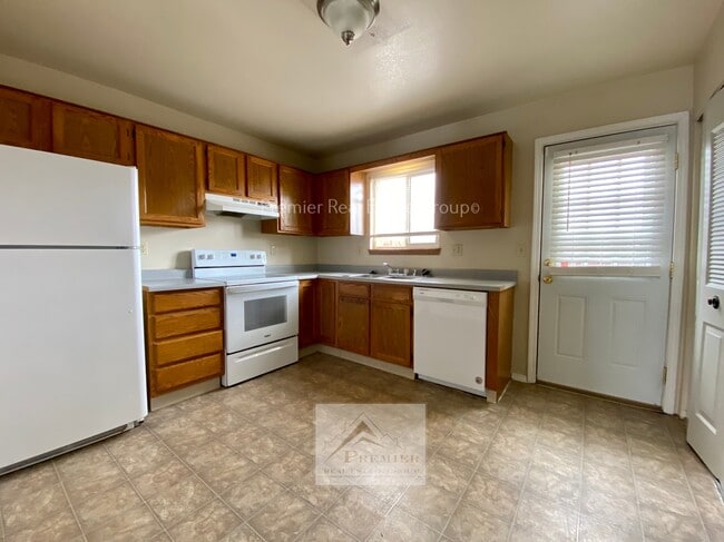 Photo - 519 Comanche Village Dr