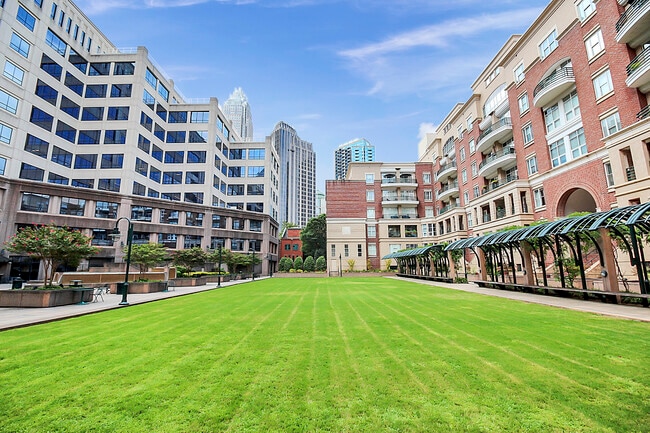 Photo - 400 N Church St