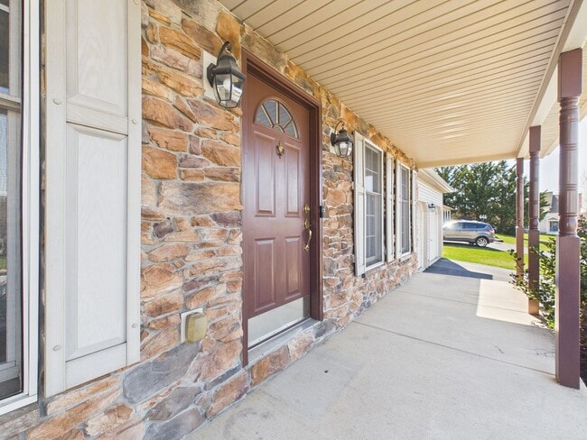 Photo - Gorgeous 3 Bedroom Single Family