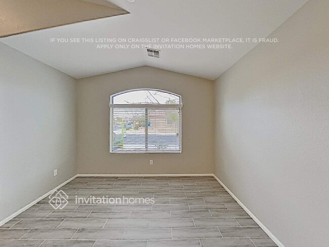 Photo - 16097 W Kendall St