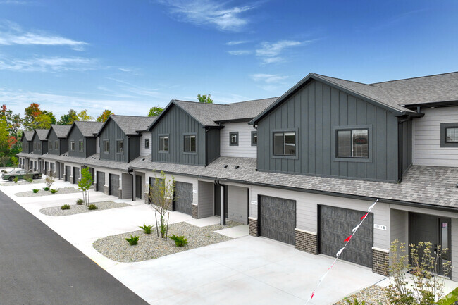 3BR, 2.5 BA - 1448 SF - The Meadows at Keefer Creek Rental