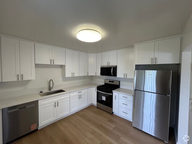 Building Photo - Upstairs 2 Bedroom 1 Bathroom on Felspar A... Unit F Rental