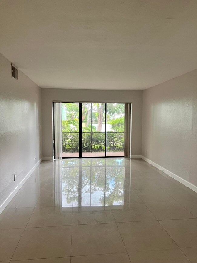 Building Photo - 8789 NW 39th St Unit 8789 Rental