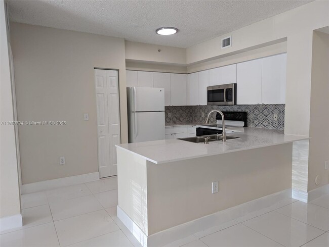 Photo - 8010 N Nob Hill Rd Apartment Unit 103