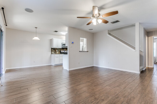 Photo - 8107 Rustic Park