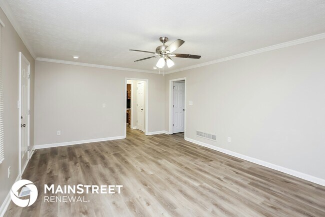 Photo - 6449 Laural Bend