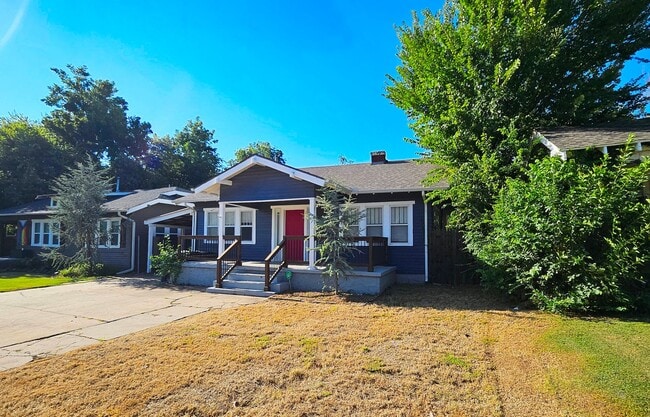 Photo - 3 Bed/2 Bath Paseo District Neighbor