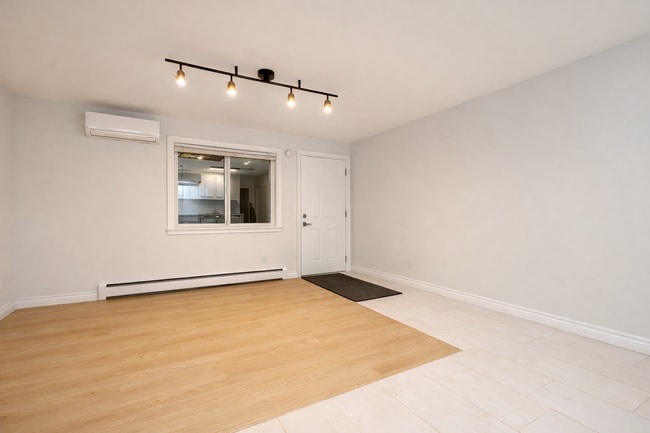 Photo - 32483 Abercrombie Pl