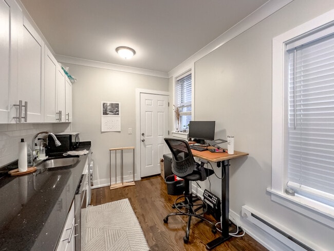 Photo - 648 W Roscoe St Unit N3