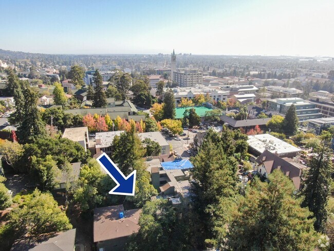 Building Photo - North Campus Location! Rental