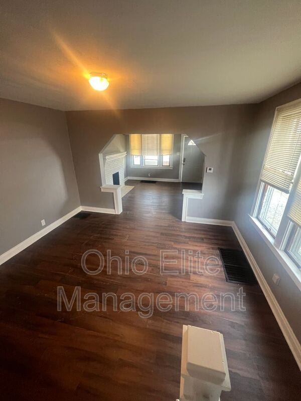 Photo - 287 N Burgess Ave