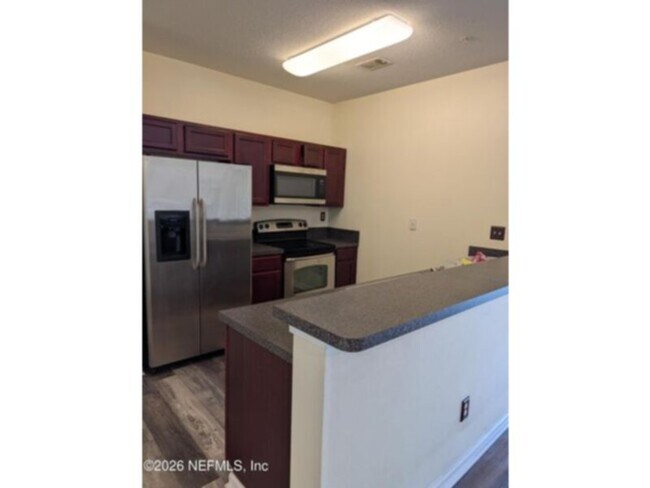 Photo - 2/2 on Westside