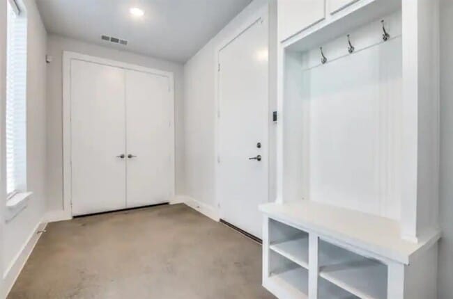 Photo - 4427 Viburnum Dr