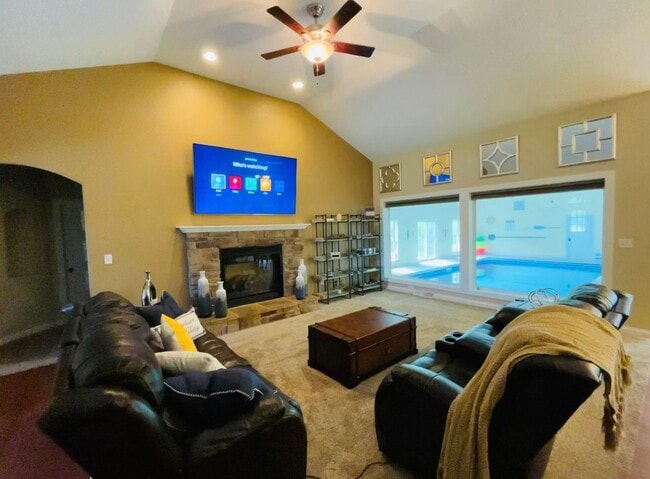 Photo - W209N11385 Reger Ct