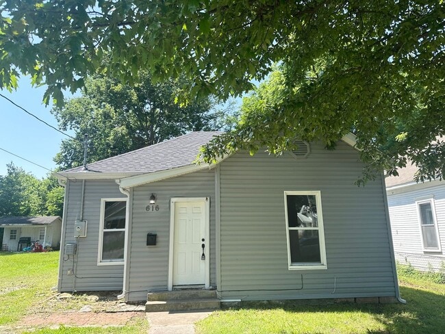 Photo - Charming 2 Bedroom, 1 Bathroom Home for Rent!