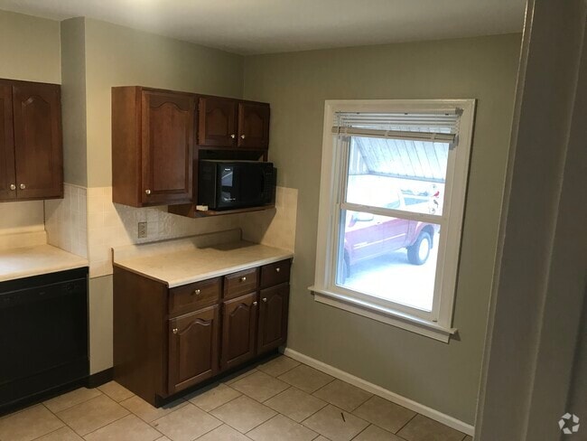 Building Photo - 1640 Rosemont Blvd Rental