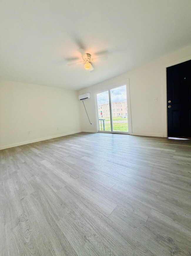 Photo - 2317-2319 Walnut St Unidad 2317