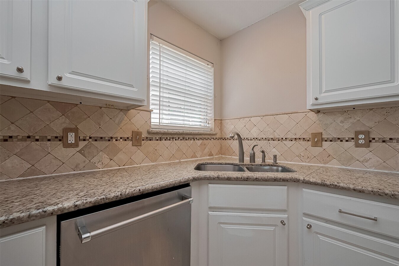 Photo - 1523 Brook Grove Dr