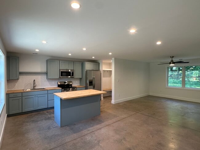 Photo - 110 Barrett Rd