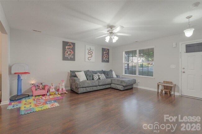 Photo - 223 Stockbridge Dr