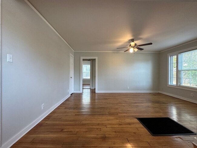 Photo - 4024 MacArthur Dr