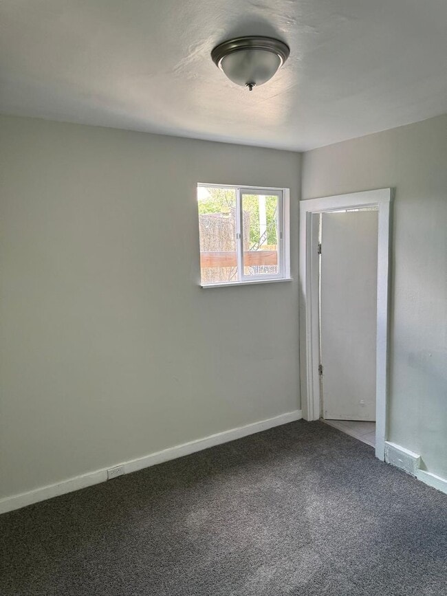 Photo - 2050 Monongahela Ave Unit 1