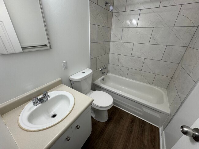 Photo - Dundas Apartments