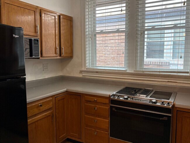 Kitchen - 7222 Forsyth Blvd Unit 1