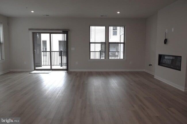 Building Photo - 13542 Innovation Station Lp Rental