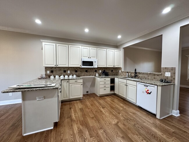 Photo - 2322 Patchen Wilkes Dr