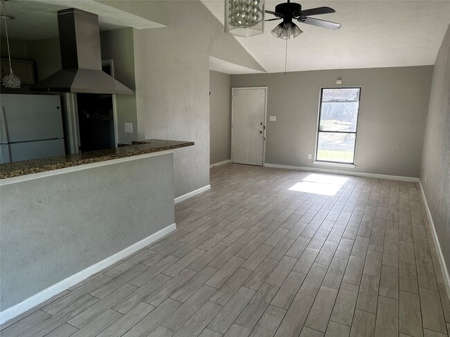 Photo - 635 Jeff Davis Dr