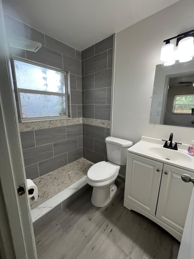 Bathroom - 618 NE 11th St