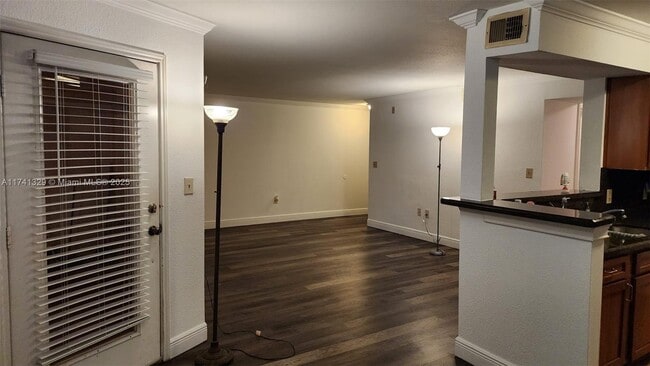 Building Photo - 2371 NW 33rd St Unit 702 Rental