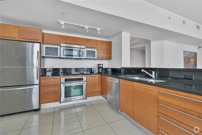 Building Photo - 244 Biscayne Blvd Unit 4108 Rental